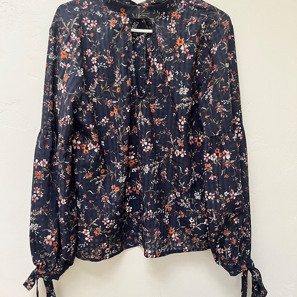 Tularosa Eli Blouse MD - Picture 4 of 8